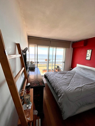 Imagen 13 de 22 de Apartamento De Diseño Remodelado Piso Alto Sobre Rambla Bajo De Precio! El Mejor Punto De Montevideo Y La Mejor Vista