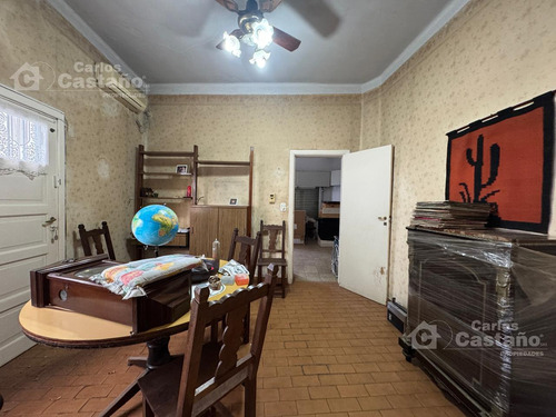 Importante Casa 3 Amb. En Esquina Con Sótano, Local O Garaje Y Terraza
