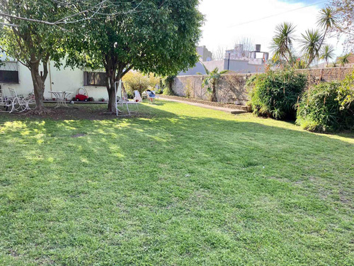 Imagen 4 de 10 de Casa En Venta , La Plata, 3 Dormís Y Parque.