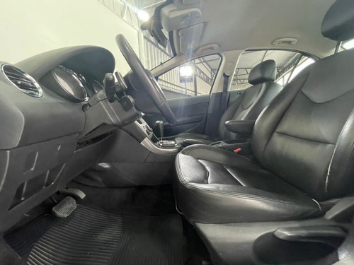 Imagem 4 de 11 de Peugeot 408 2.0 Allure 16v Flex 4p Automático