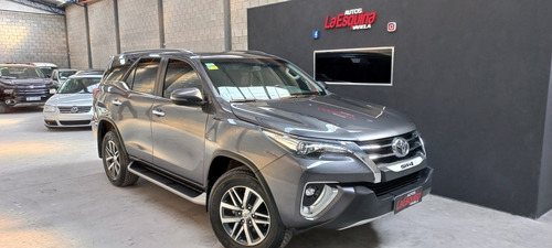 Imagen 2 de 15 de Toyota Sw4 2018 2.8 Srx 177cv 4x4 7as At