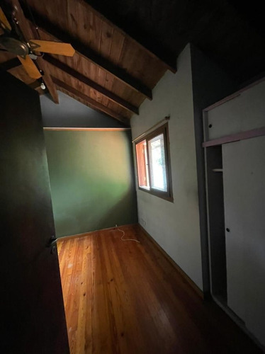 Imagen 11 de 14 de Magnífica Casa En Venta De 5 Ambientes Con Jardín Y Quincho En Banfield Oeste
