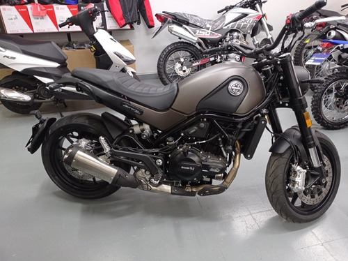 Imagen 10 de 24 de Benelli Leoncino 500