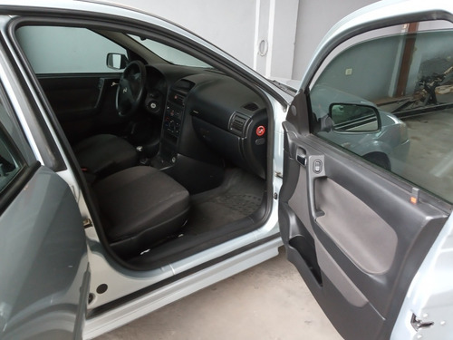 Imagen 12 de 13 de Chevrolet Astra 2.0 Gl 2009