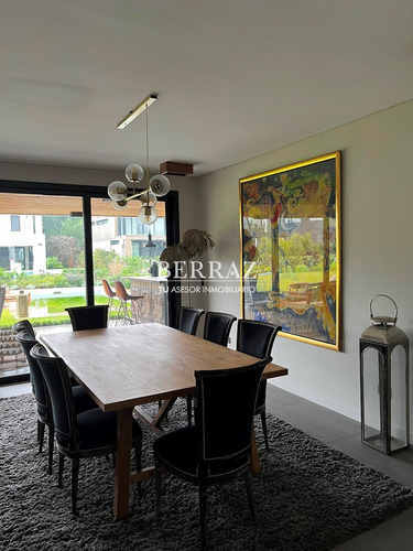 Casa En Venta En Barrio La Calesa Pilará Pilar Lote De 955 M2