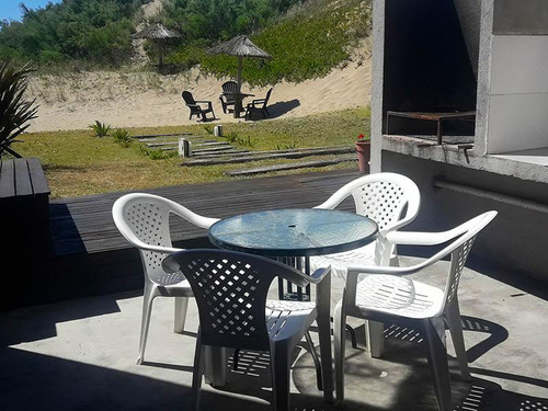 Complejo Frente Al Mar - 6 Deptos Con Salida Directa A La Playa - 700 M2 Totales
