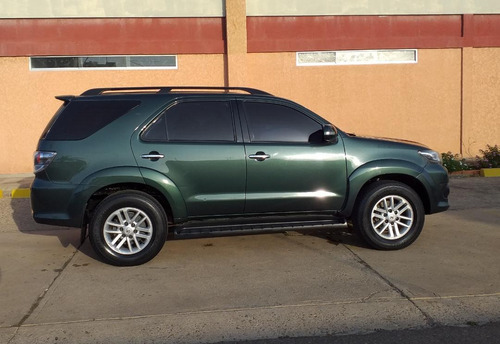 Imagen 5 de 14 de Toyota Fortuner 4x4