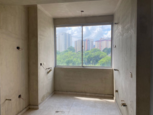 Imagen 6 de 9 de Noreida Delgado +58 414-1431887 / Apartamento En Venta Sevilla Real, Sabana Larga Valencia.