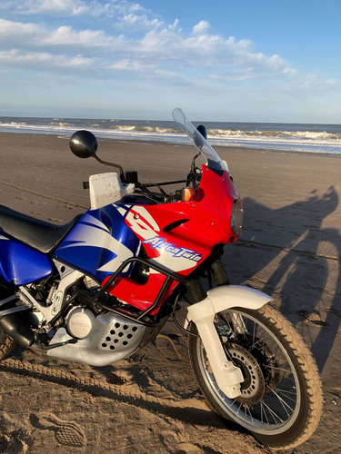 Imagen 7 de 9 de Honda Xrv 750
