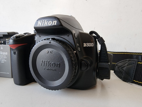 Imagen 3 de 8 de Cámara Nikon D3000 Dslr + Cargador - 10500 Disparos