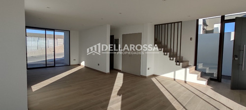 Casa En Condominio Privado, Ubicación Privilegiada