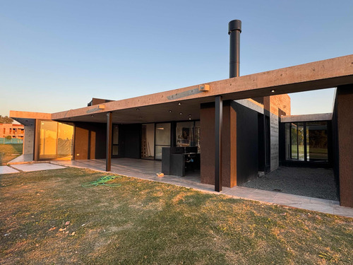 Casa En Venta Comarcas De Luján