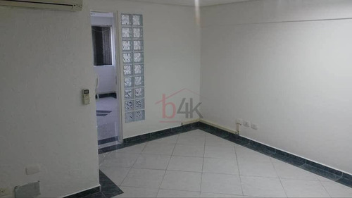 Imagem 3 de 6 de Sala Comercial Para Alugar Em Moema. Avenida Lavandisca, 741. São 38m² Com Sala De Reunião, Sala Social, 2 Banheiros E 1 Vaga Na Garagem. - Sa0385