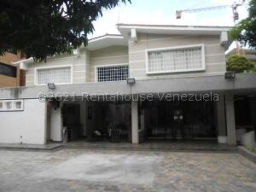  #23-15102  Exclusiva Casa En La Castellana