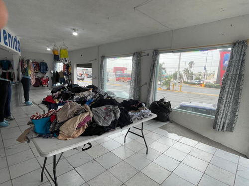 Venta De Local En Escobedo, N.l. En Esquina Edificio Completo Incluye Renta De Anuncio Panoramico