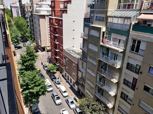 Imagen 3 de 9 de Temporada | 2 Ambientes A La Calle