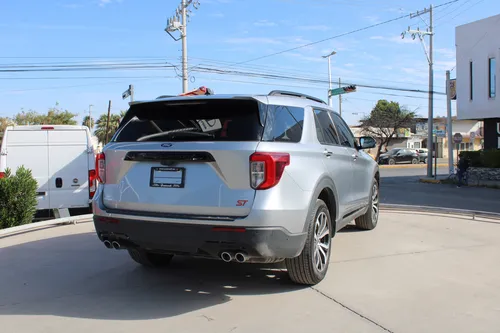 Ford Explorer 2023