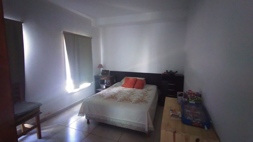 Imagen 5 de 22 de En Venta. Moderna Quinta Barrio Real De Junin, Provincia De Buenos Aires. Calle Los Nardos