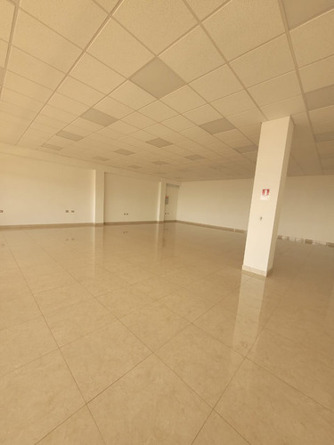 Local Comercial En Arriendo, Piso 2, En Av. Francisco Bilbao