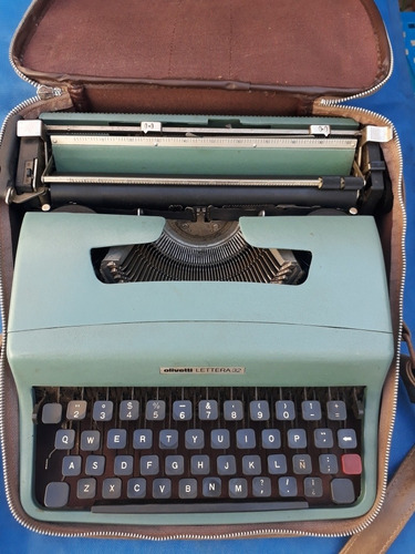 Maquina De Escribir Olivetti Lettera 32