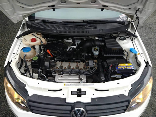 Imagem 7 de 15 de Volkswagen Saveiro 1.6 2014 Completa