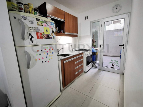 Departamento De 1 Dormitorio Con Terraza Privada En Venta En La Plata