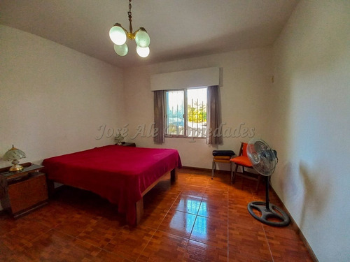 Imagen 11 de 17 de En Venta - Impecable Casa 3 Dorm 2 Baños