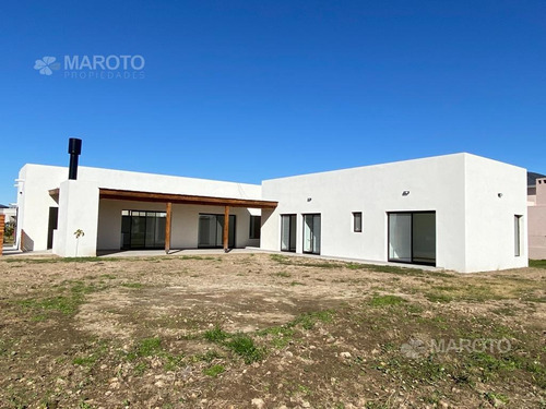 Imagen 3 de 25 de Casa En Venta En El Canton - Maroto Propiedades