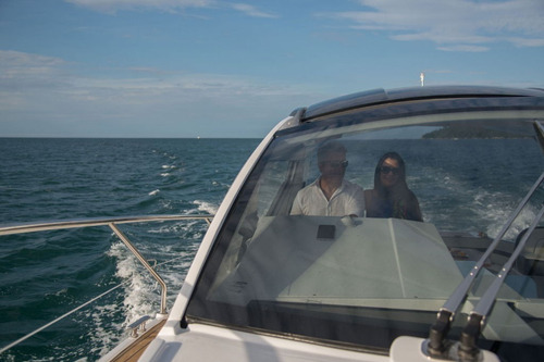 Imagem 5 de 25 de Lancha Fibra Fort - Linha Yachts Focker -f420 Gran Coupé