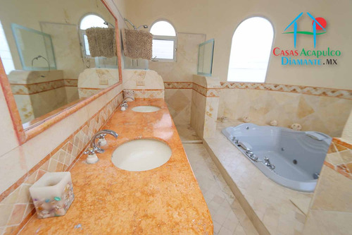 Cad Son Vida Menorca 5. Tu Refugio En Acapulco: Casa Con Jacuzzi Y Roof Garden Cerca Del Mar