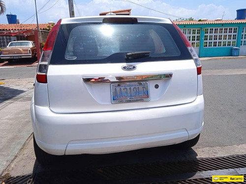 Ford Fiesta Max