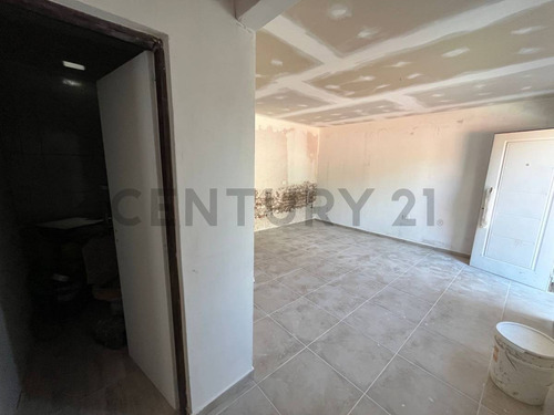 Departamento En Venta 2 Ambientes En Villa Lynch Con Terraza Propia