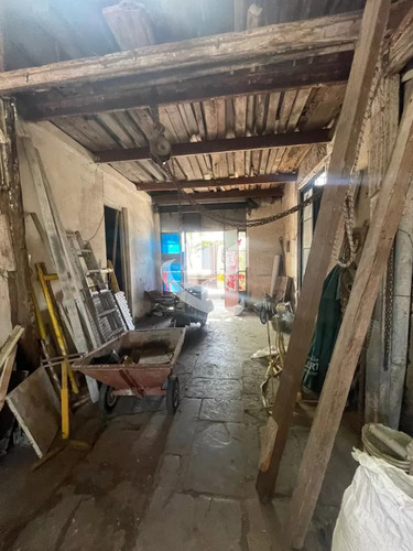 Excepcional Esquina Con 81 M2 De Frente