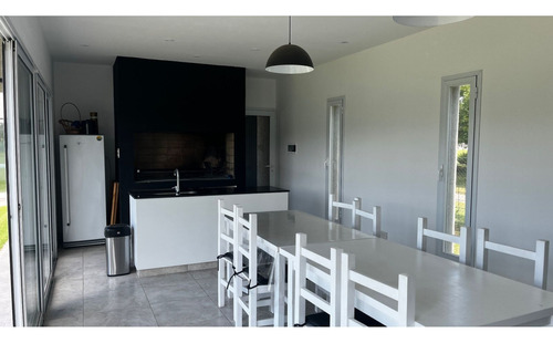 Casa 3 Dormitorios En Barrio Privado - Quincho Y Piscina - Haras De Funes