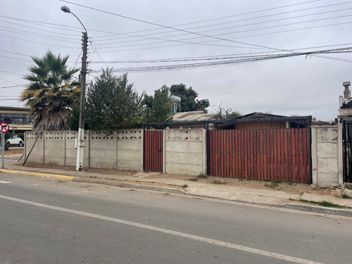 Excelente Ubicación Esquina, Frente Colegio. 