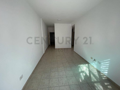 Imagen 9 de 23 de Departamento Pb Con Patio Y Cochera De 1 Dormitorio