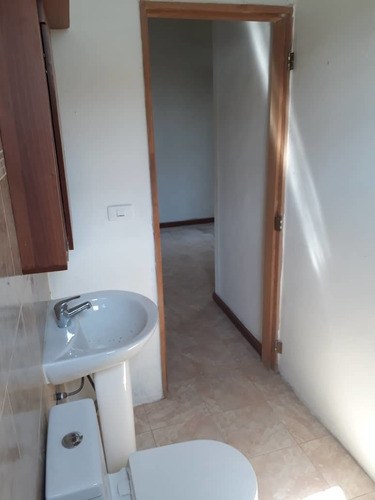 Imagen 8 de 10 de Casa En Venta, Municipio Urdaneta, Valles Del Tuy.