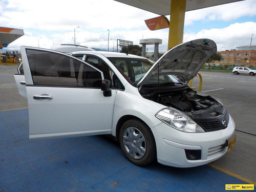 Imagen 11 de 25 de Nissan Tiida Miio