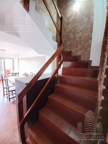 Excelente Triplex En Av. Costanera Al 1400