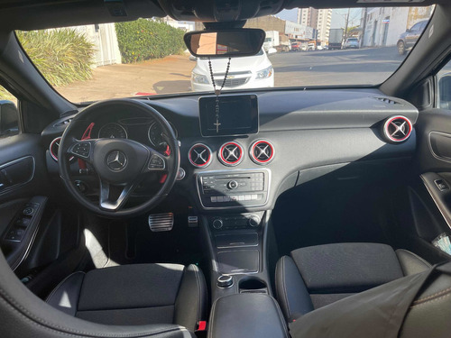 Imagem 3 de 5 de Mercedes-benz Classe A A200