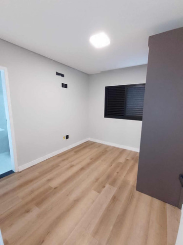 Casa Térrea Impecável Em Condomínio Fechado !!!!