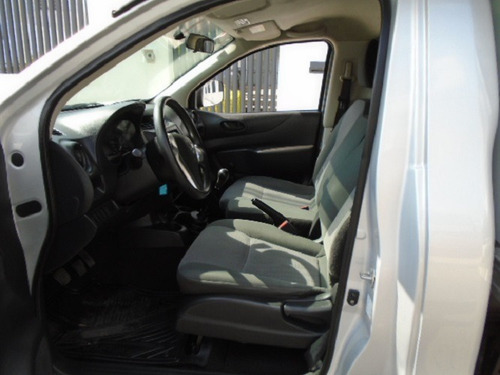 Imagen 10 de 12 de Nissan Np300 Caja Seca 2018
