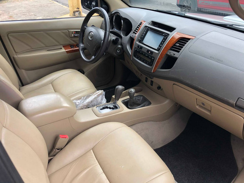Toyota Hilux Sw4 3.0 Srv 4x4 7 Lugares 16v Turbo