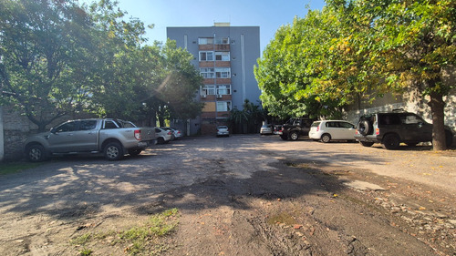 Alquiler Amplio Dpto 2 Dorm. Con Cochera, Calle 525 Bis Y 12