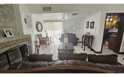 Casa En Venta De 1 Piso Con 3 Recamaras En Planta Baja, Colonia Los Pinos.