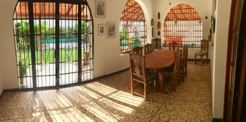Imagen 10 de 14 de Laura Castillo Vende Casa En Valencia (foc-1088)
