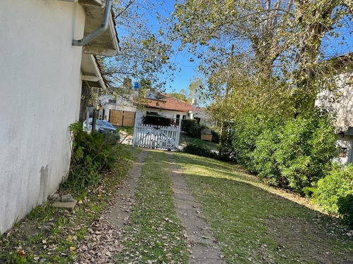 Imagen 5 de 12 de Venta-casa-villa Gesell -paseo 123 Y Av 8 Vivienda Con Amplio Jardin