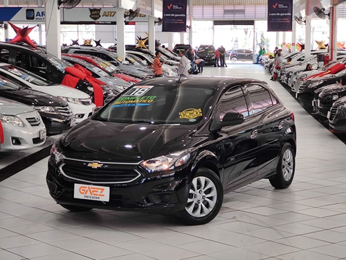 Imagem 14 de 20 de Chevrolet Onix 1.4 Mpfi Lt 8v 2018
