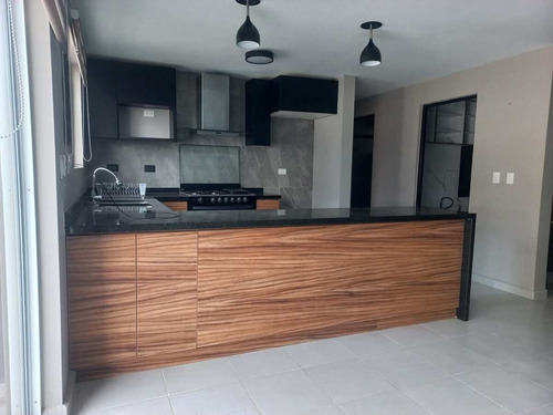 Hermoso Departamento Entre El Refugio Y Zibata, 2 Recámaras, 2 Baños, 2 Autos