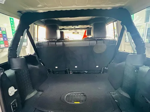 Jeep Wrangler SAHARA